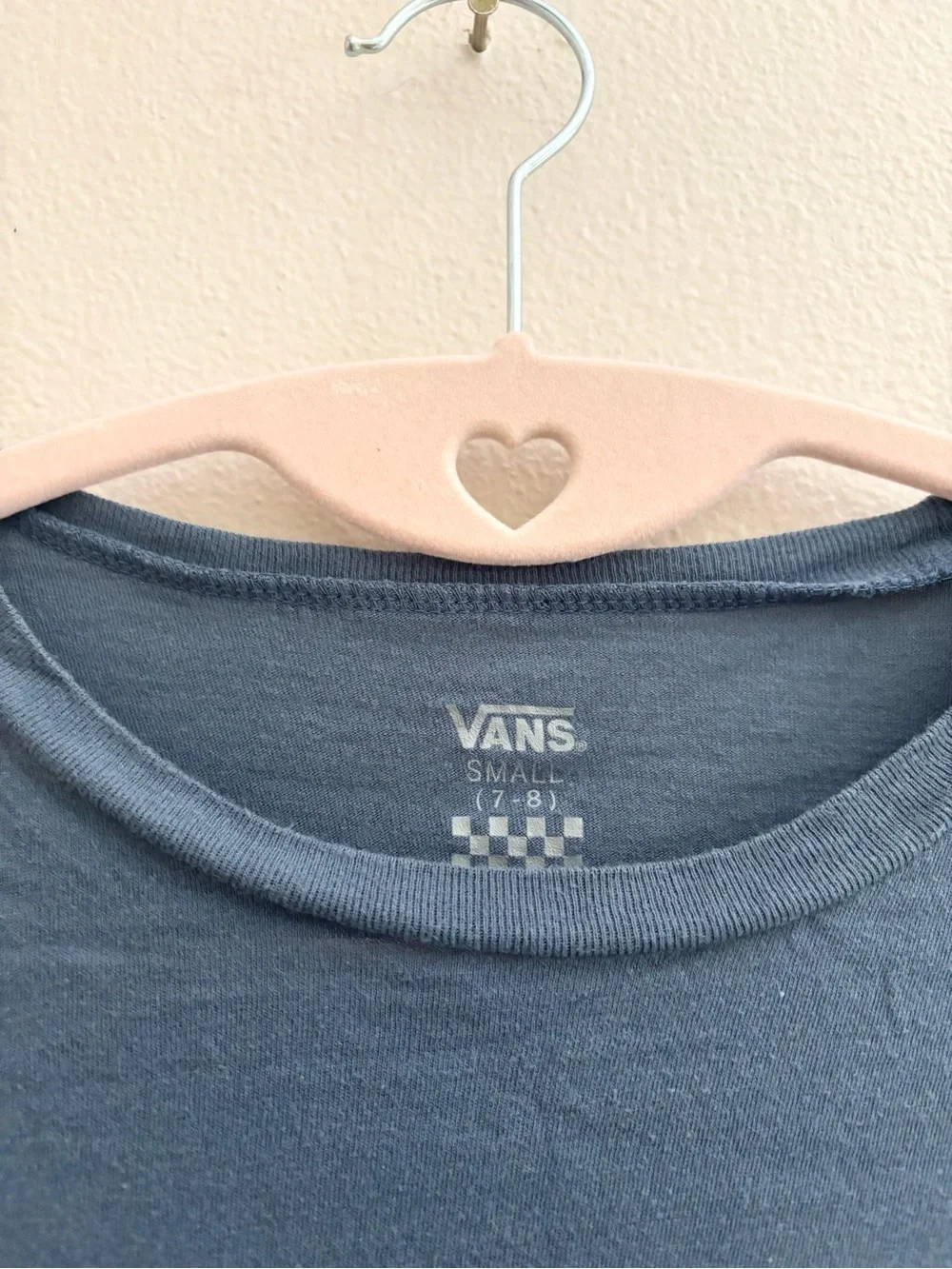 5/$15 🩷 Vans Blue Crewneck Tee with Desert Print Graphic
